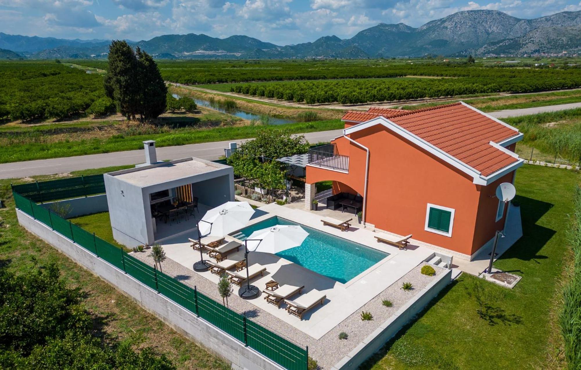 Miamare Luxury With Pool Surrounded By Nature Villa